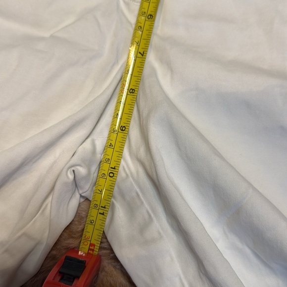 IZOD Women's White Shorts size 8 - Picture 10 of 10